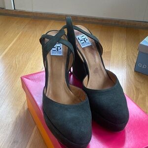 Barneys New York CO-OP Dark Green Suede Platform Heels